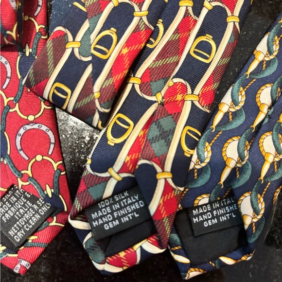 3 Gucci ties - Picture 2 of 3